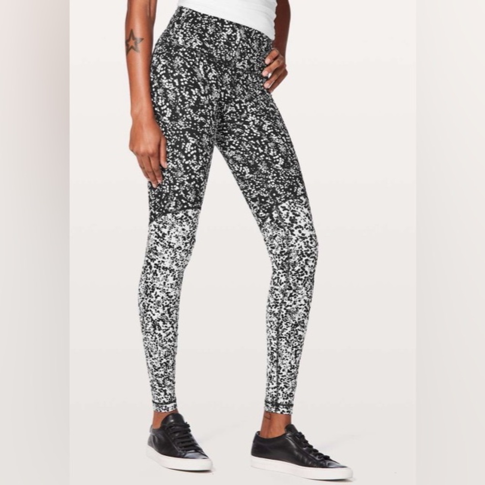 Lululemon Wunder Under Hi-Rise Tight-Blocked Full-On Luxtreme 28" Size 10